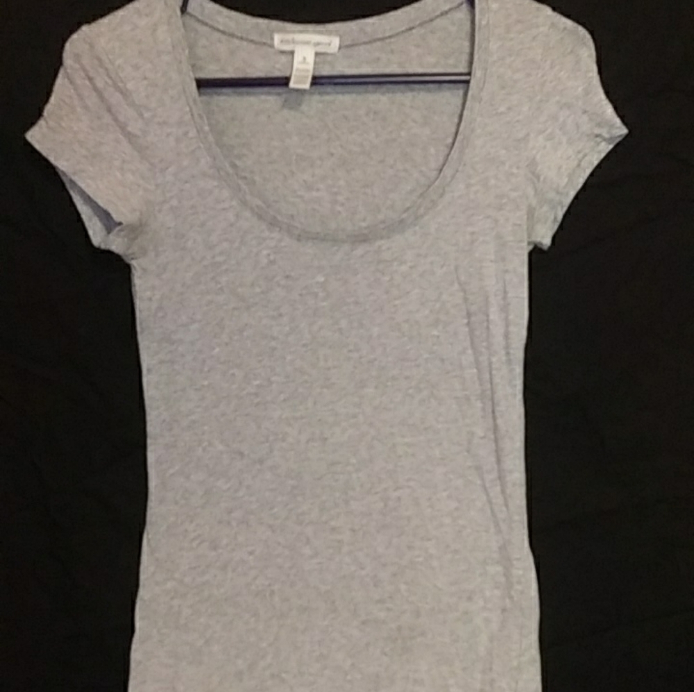 ✨Grey Round Vneck Tee Shirt✨